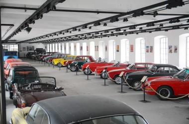 2. Expozice automobilů a motocyklů_archiv Muzeum starých strojů