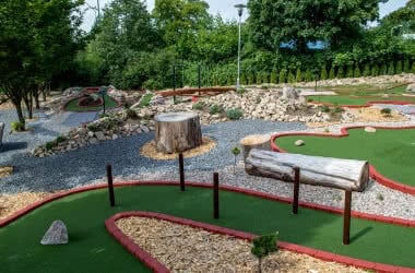 Sportovní areál, Sauna a Adventure golf Park za Sokolovnou